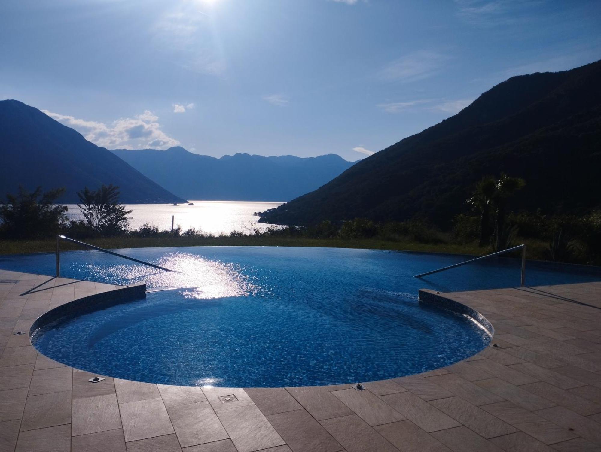 Lux Pool And Private Garden