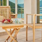 Boka Mia - Apartments With Pool, First Line