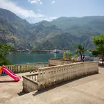 Fortress View Apartment