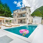 Villa Jasmine