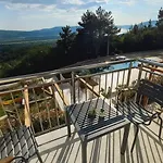 Cozy Apartments With Pool And Splendid Seaview