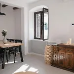 Nest 382