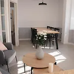 Nest 382