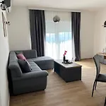 Apartments Has