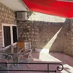 Kotor Apartments, Ljuta