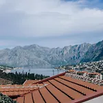 Paradise Bay Apartments