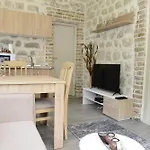 Villa Andrea Apartments With Parking