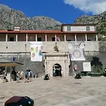 New Renovated Old Town Martiva Apartment