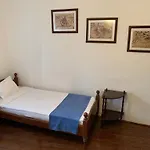 Viktor Rooms
