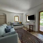 Olea Apartments In A Historic 17Th Century Palace Perast