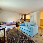 Olea Apartments In A Historic 17Th Century Palace Perast