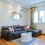 Charming Modern Duplex Apartment-Dobrota, Kotor