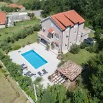 Villa Mina