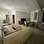 Hugo Apartman
