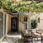 Zoi Apartment