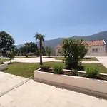 Nada1