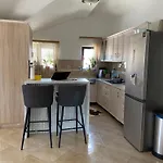 Lusi Seaview Apartment