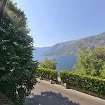 Spacious Seaside Villa
