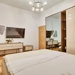 Luxury Main Square Apartment By Mn Property