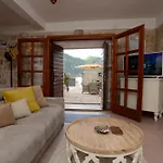Lazovic- Apartment By The Sea With Amazing View