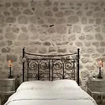 Charming Three Bedroom Waterfront Apartment - Muo, Kotor