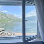 Lovely Beach House With Own Beach & Sup For Guests