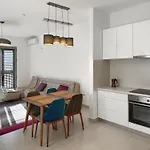 Lavander Bay E04
