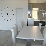 Meli Apartman