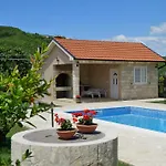 Apartments Raskovic I