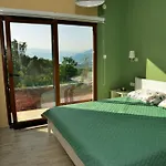Boka Horizont- Villa With Shared Pool