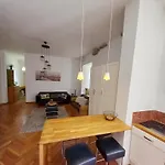 Decatera Apartment