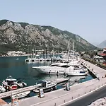 D&E Apartments
