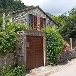 Apartment Pinebreeze - Prcanj - Kotor