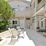 Sapphire View Apartment