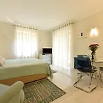 Apartment Maniva