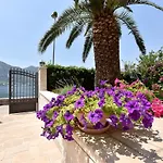 Maniva Penthouse By The Sea