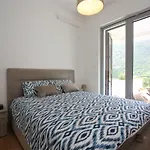 Luxury 1 Bedroom Apartment With Cozy Garden D2-2 In Morinj