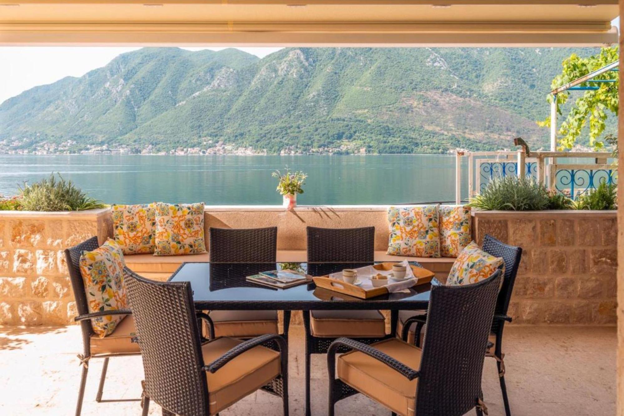 Luxury Pool Feliz * Kotor