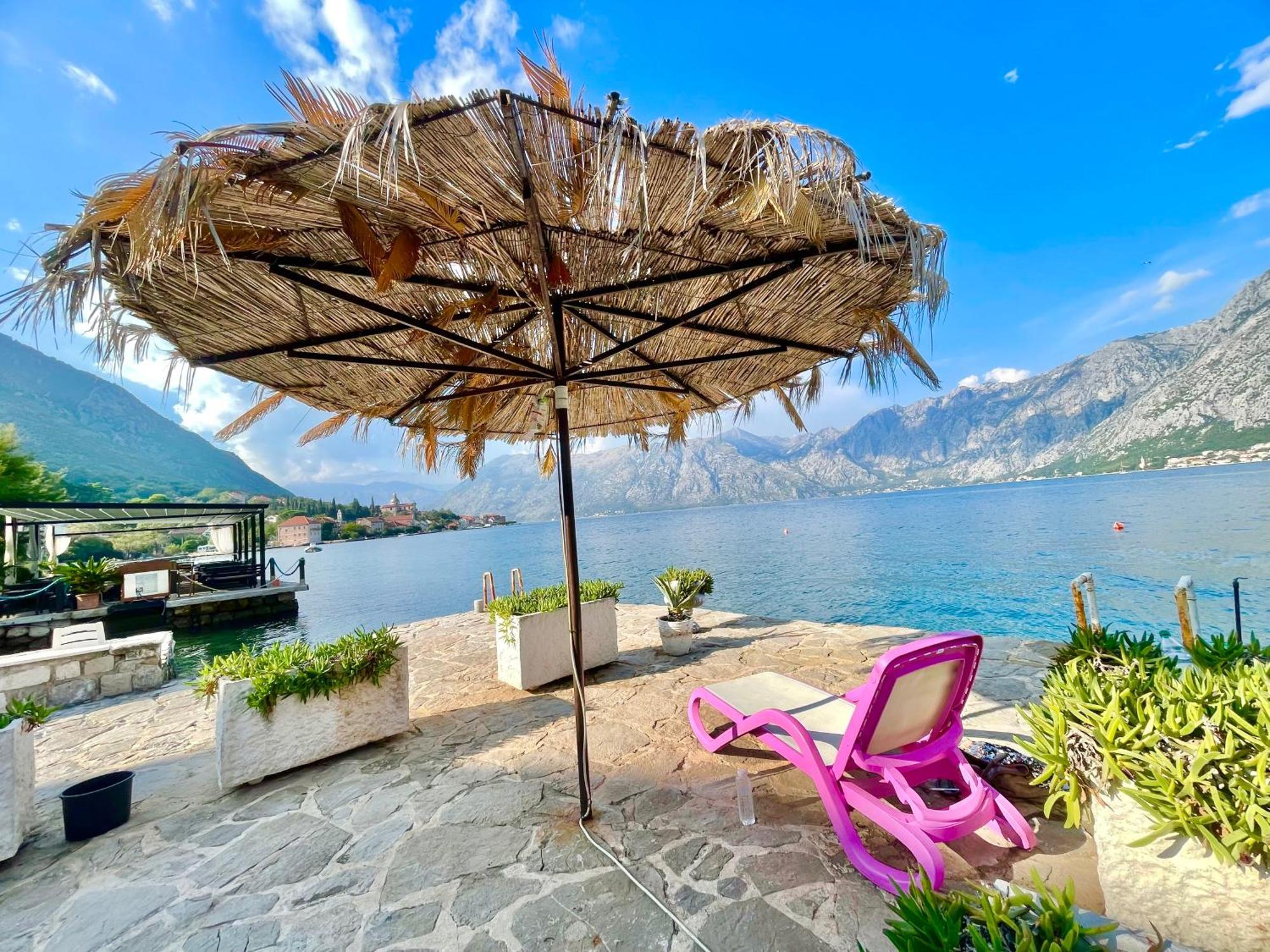 Palace Lukovic Beachfront With Private *