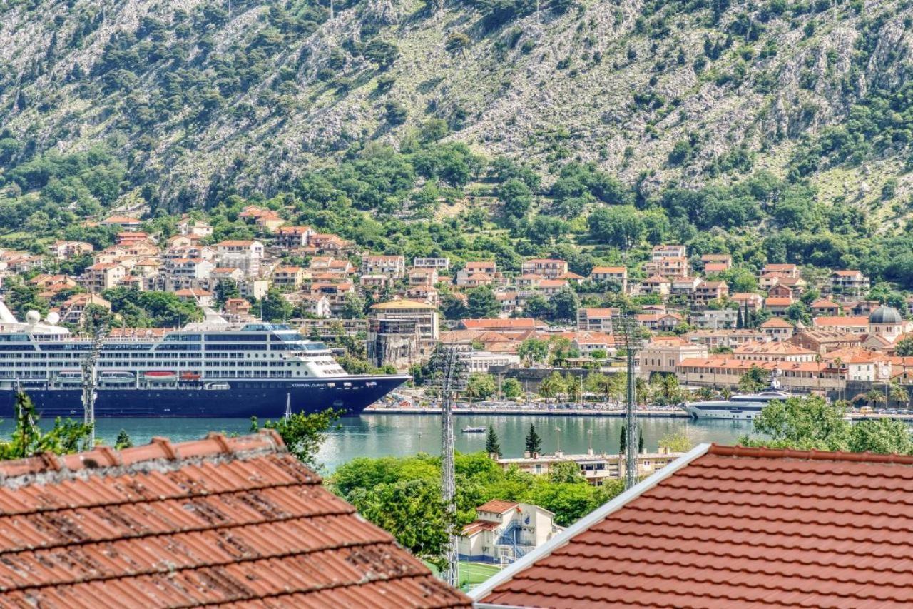 Tatil Evi Underhill Royal View Kotor
