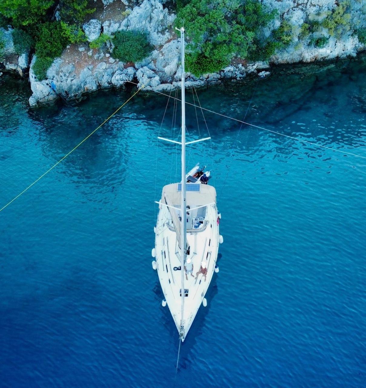 Nautical Nomads Montenegro Πλωτό κατάλυμα