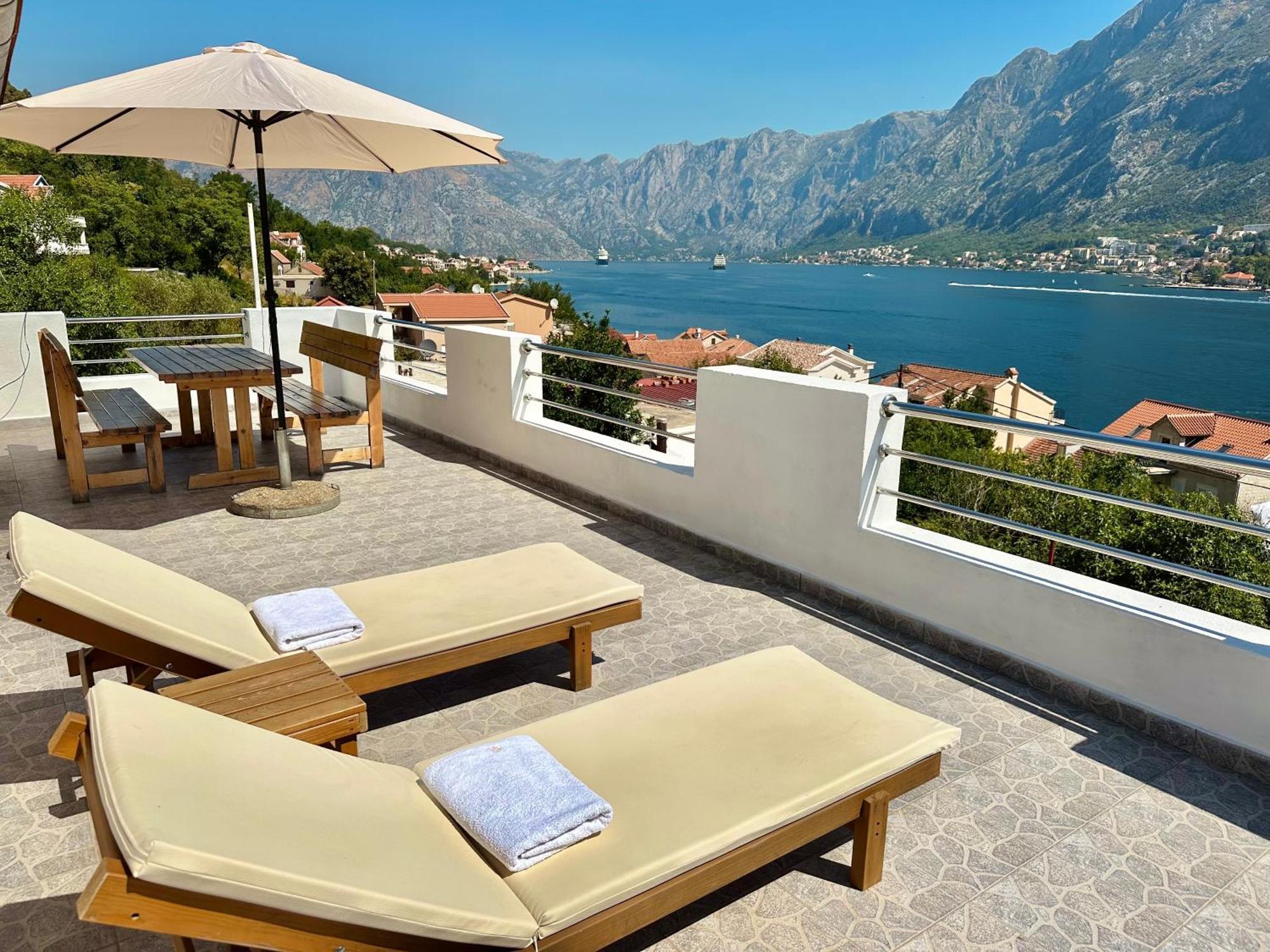 House With Big Terrace And Beautiful Sea View Feriehus *