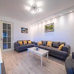 Boka View Luxury Suite - With Free Garage Parking