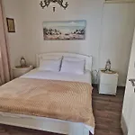 Bay Terrace Apartment