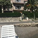 Seafront Garden Apartment