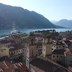 Romantic Escape - Stunning Rooftop Views - Old Town
