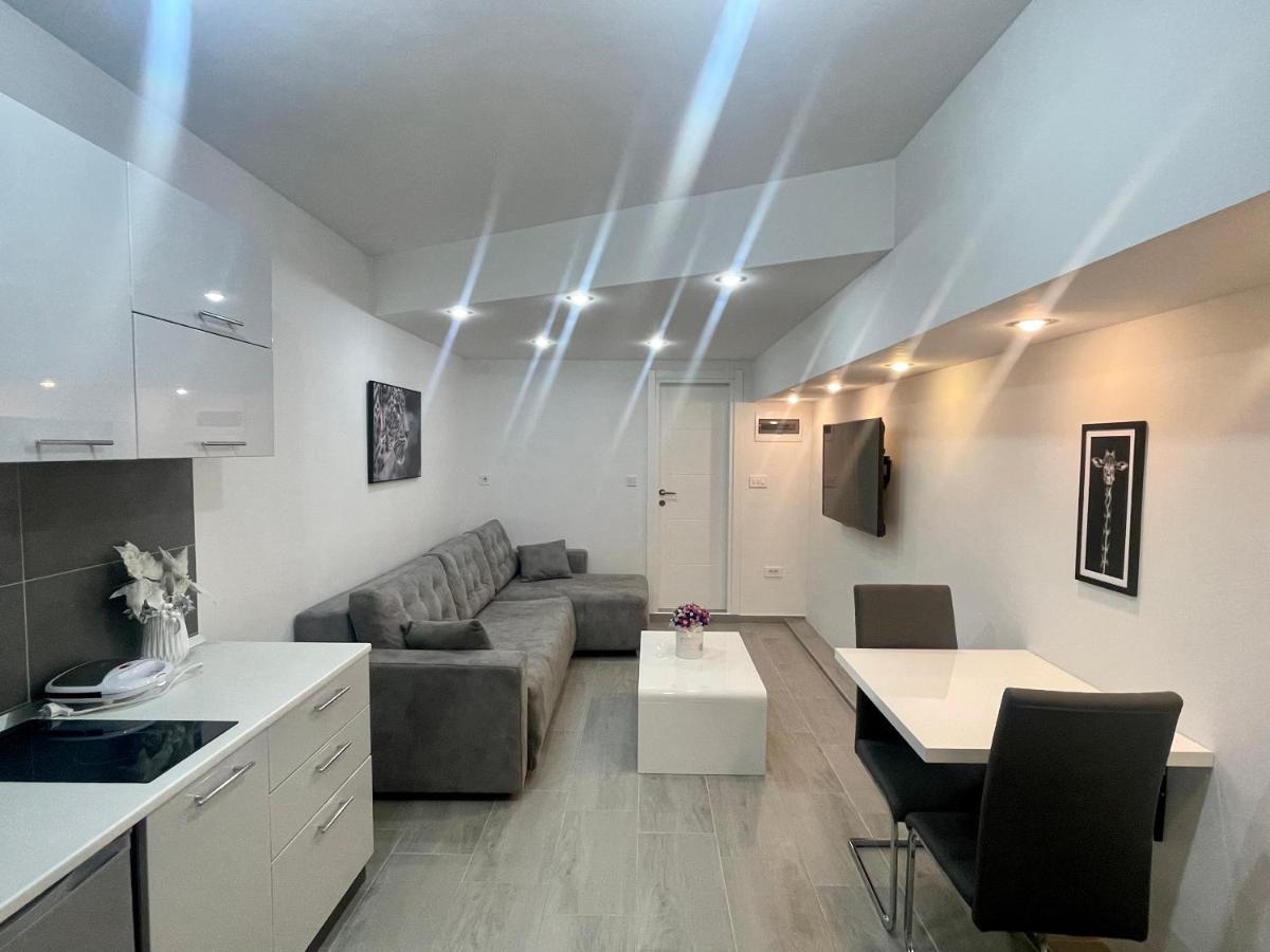 Diamond -modern And Lovely Seaside كوتور