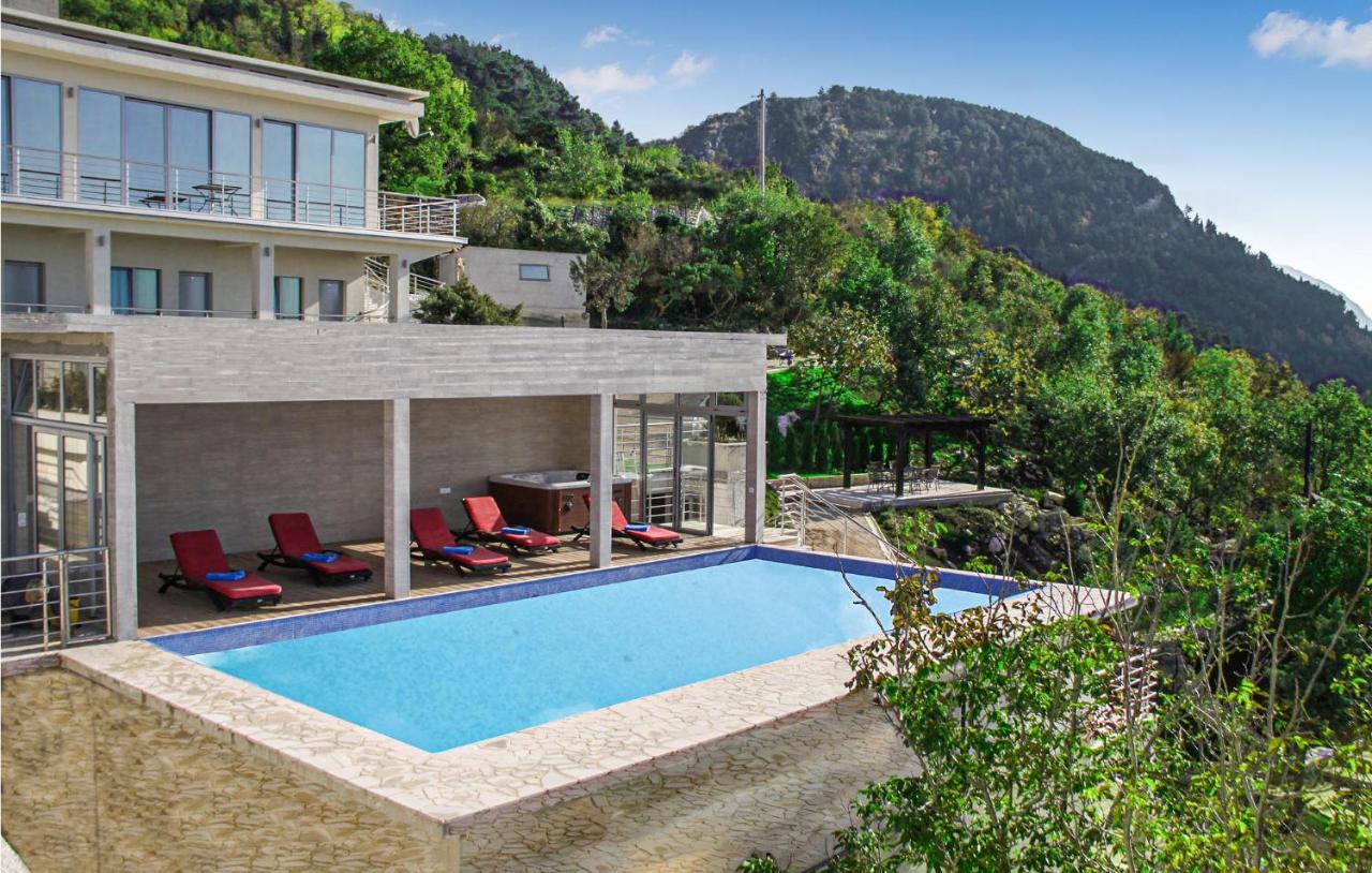 Tatil Evi Gorgeous In With Kitchen Kotor