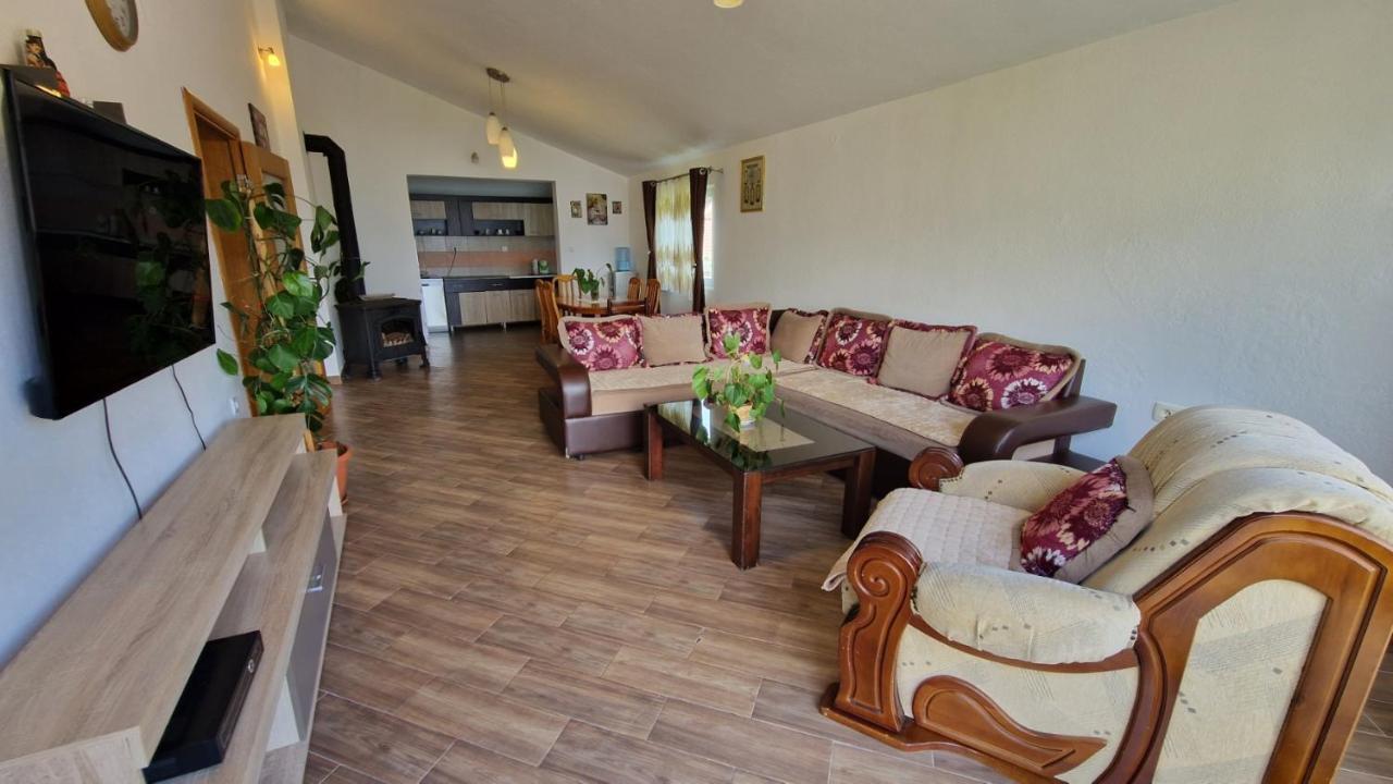 Apartman Anastasija 2 *