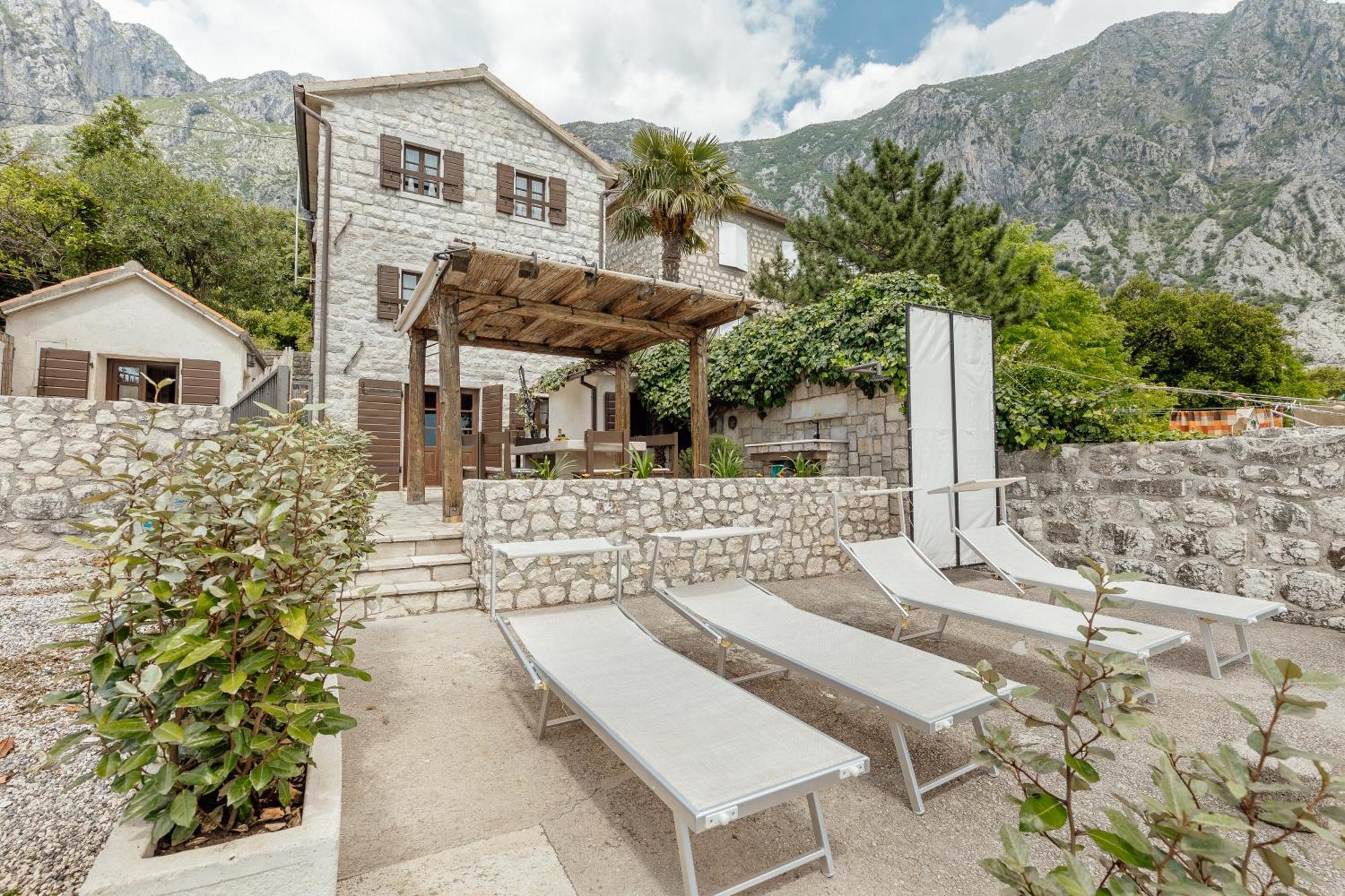 Beachfront Orahovac Villa *